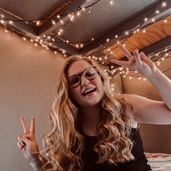 Meet your Posher, Lily anna - Picture 1 of 1